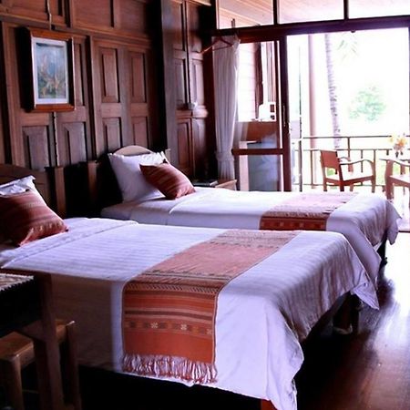 River Bank Resort Mae Sariang Extérieur photo
