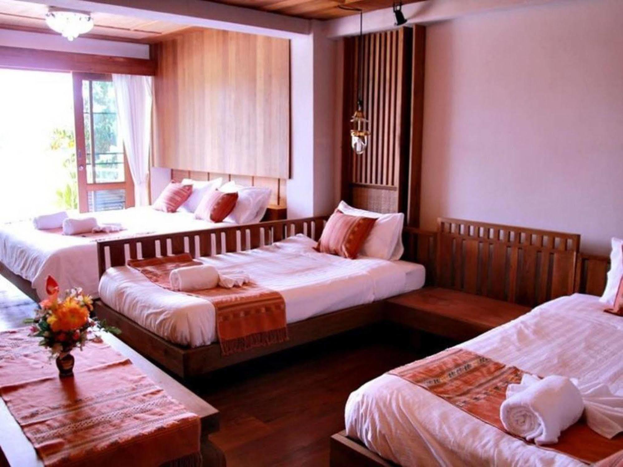 River Bank Resort Mae Sariang Extérieur photo