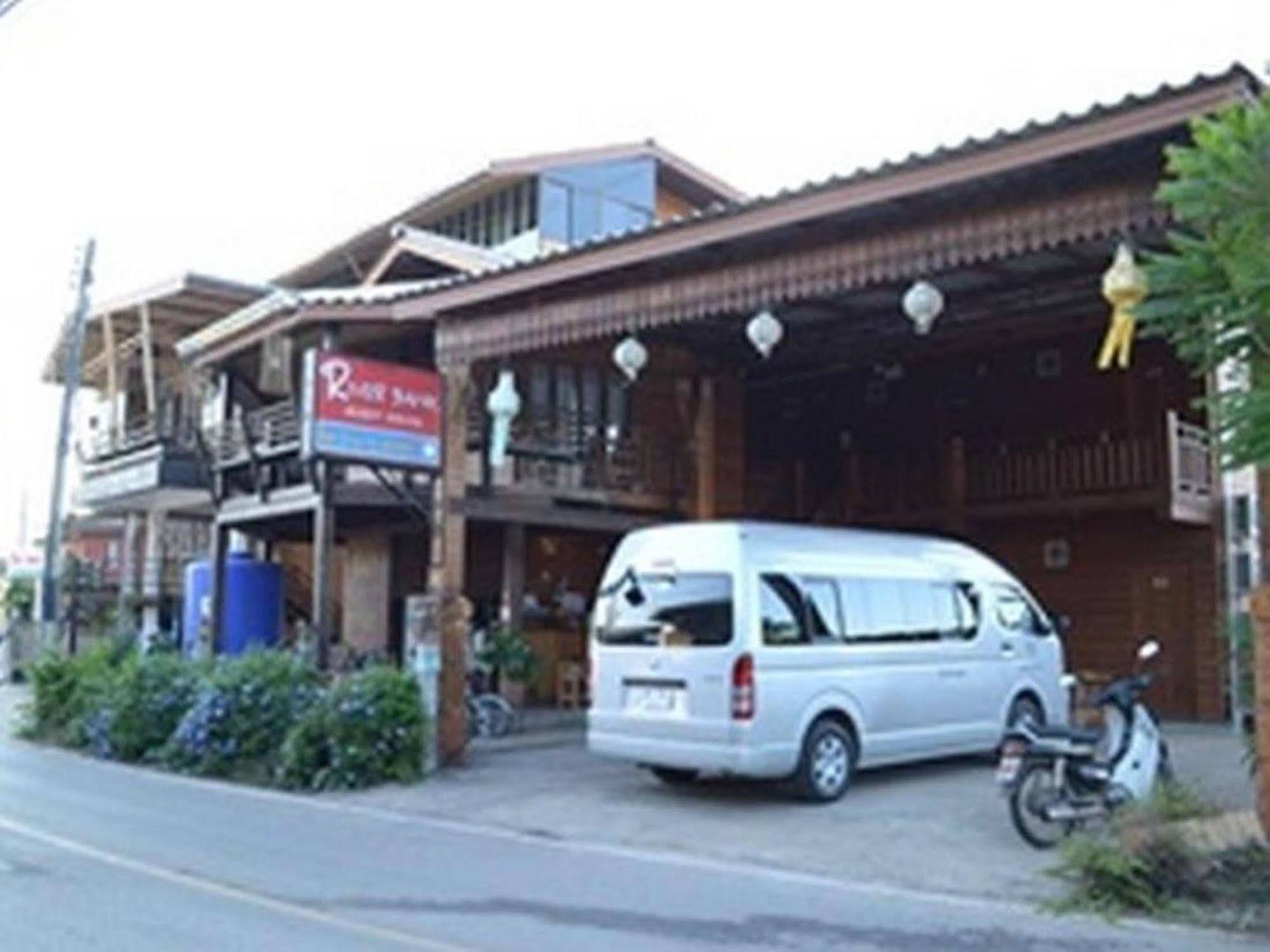 River Bank Resort Mae Sariang Extérieur photo